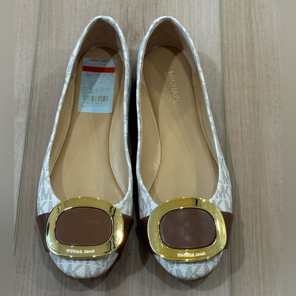 Michael Kors Shoes - Michael Kors Logo Ballet Flats – Size 6 – Cream/White & Brown – Gold Hardware
